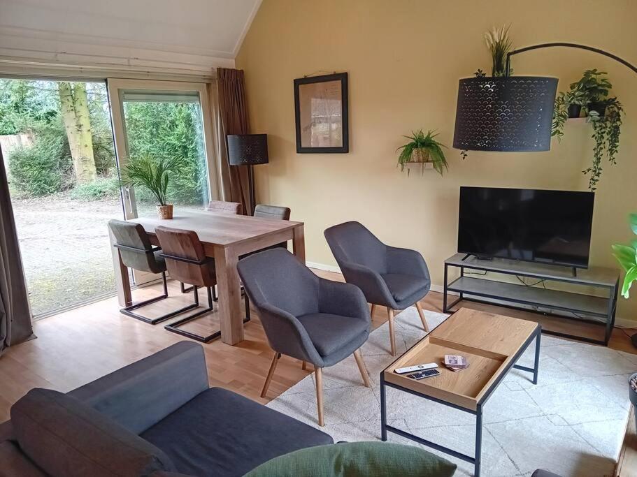 Ruim Huisje Op Een Prachtige Plek Hemrik Exteriör bild